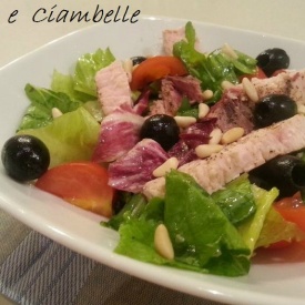 Pesce spada in insalata con olive e pinoli