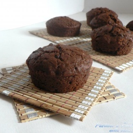 Muffin al cioccolato con mandorle
