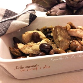 Pollo marinato con carciofi e olive