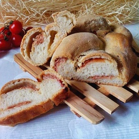 Treccia di pane ripiena senza glutine