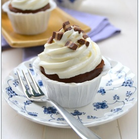 Cupcake al cacao con crema alla vaniglia