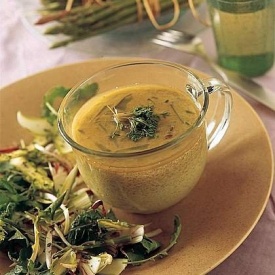  Crema di asparagi e taccole con misticanza di insalata. 