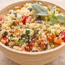 Il couscous di verdure è un piatto di derivazione nordafricana e mediterranea.