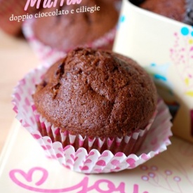 Muffin doppio cioccolato e ciliegie