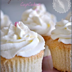 Angel Food Cupcakes con Frosting al Miele