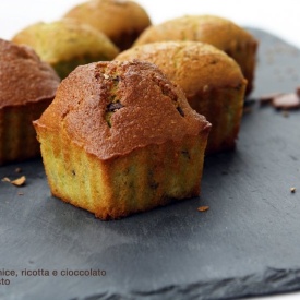 Mini muffin all'anice, ricotta e cioccolato