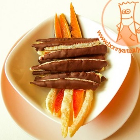 Scorze di arancia candite ricoperte al cioccolato (metodo semplice e rapido)