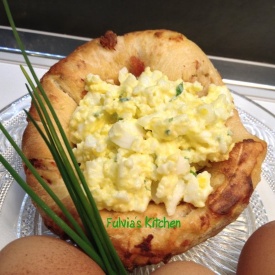 #Cestini di #pane alla #pancetta con #uova #sode #cremose 