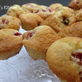 #Muffin - mini e medi - con #fragole e con #banane e #nocciole 