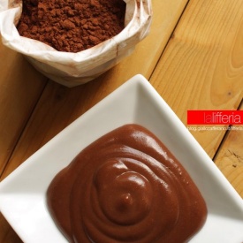 Crema pasticcera al cacao amaro (metodo classico)