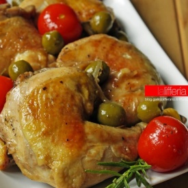 Pollo con olive e pomodorini