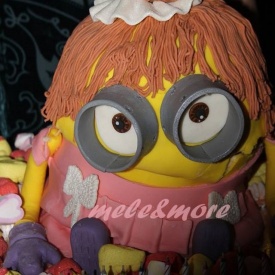 Minion cake girl-torta per Sara