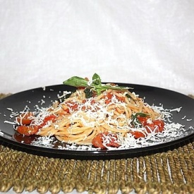 Spaghetto pomodorini e basilico.
