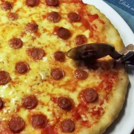 Pizza con wurstel
