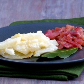  Stoccafisso Norvegese con composta di cipolla rossa e olive nere. 
