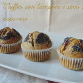 Muffin con lamponi e semi di papavero
