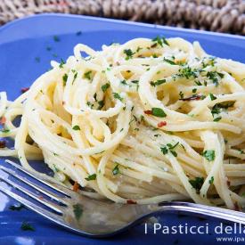 Spaghetti aglio e olio cremosi