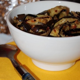 Melanzane Grigliate con Patè di Olive e Pomodorini 