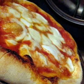 Pizza Tonda impastata con la Macchina del Pane