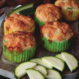 Muffins di Zucchine e Provola Affumicata