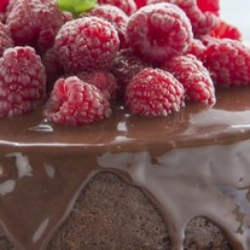 Come abbinare il cioccolato al cacao in questa squisita ricetta: cheesecake al cioccolato.