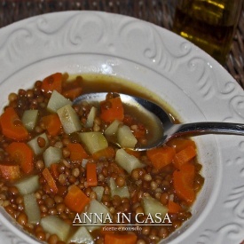 Zuppa di lenticchie carote e patate