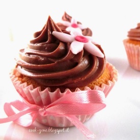 Cupcakes alla vaniglia con ganache al cioccolato