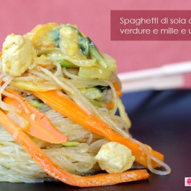 Spaghetti di soia con pollo, verdure e mille e una spezia!