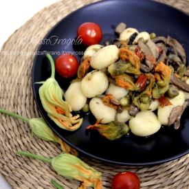 Gnocchi di patate ai funghi e fiori di zucca
