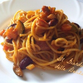 Spaghetti fagioli rossi e verdure