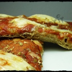 Pizza soffice in teglia con farina di canapa bio