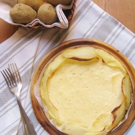 Cestino di Patate con Crema di Ricotta di Capra, Yogurt Greco e Paprika