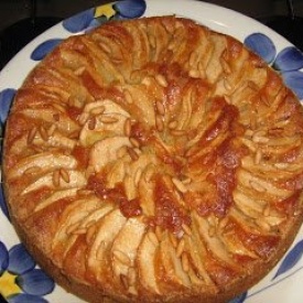 Torta di mele Tatin dolce classico della tradizione francese.