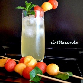 cocktail analcolico di frutta e menta