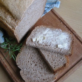 Pane con pasta madre nella macchina del pane